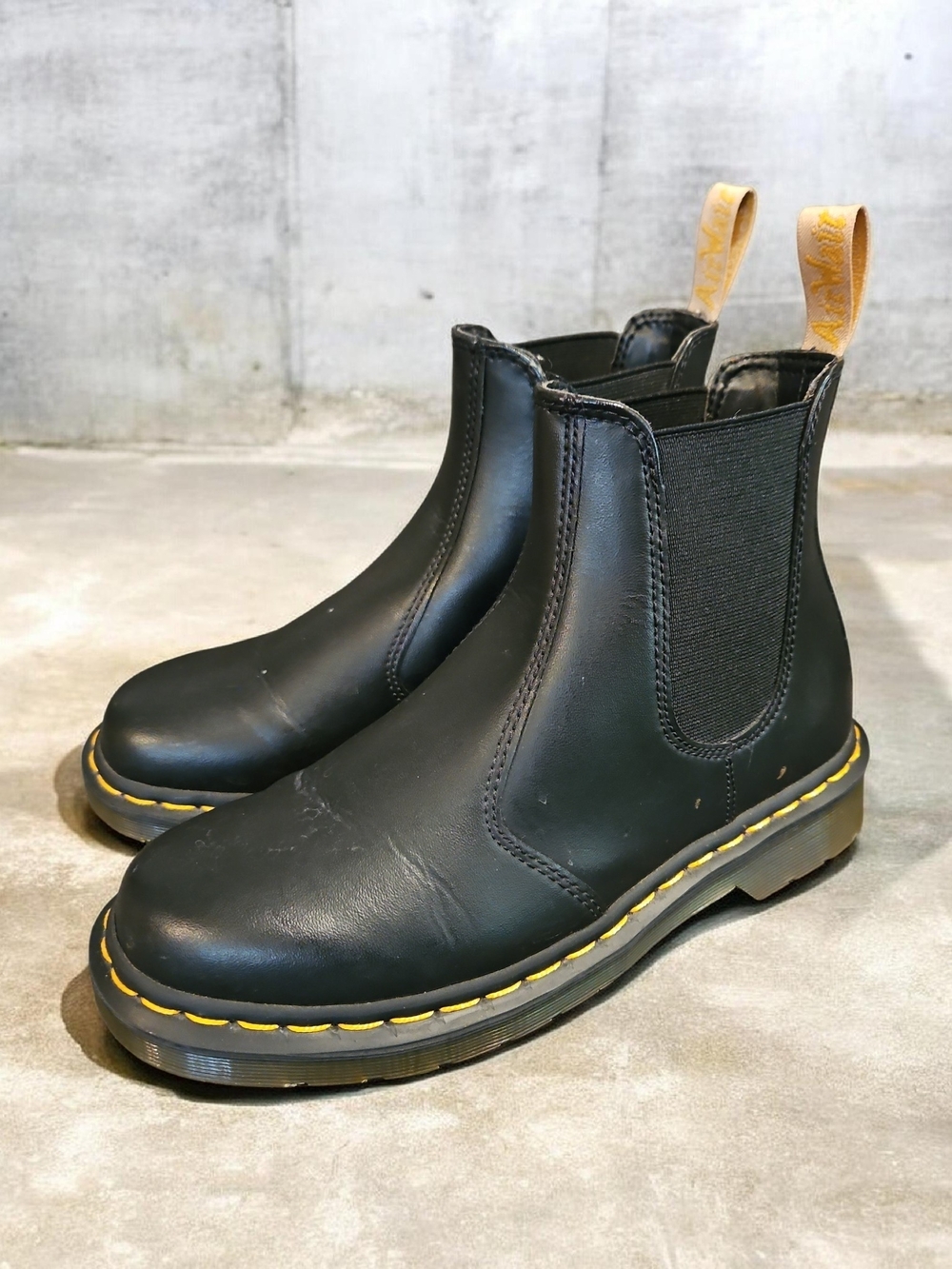 Dr. Martens Black Vegan 2976 Chelsea Boots Womens 7 Mens 6